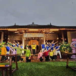 mekong-travel-ut-trinh-homestay-to-chuc-ki-niem-20-nam-thanh-lap-cong-ty
