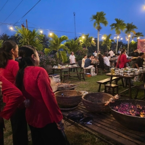 bbq-miet-vuon-canh-bo-kinh-muong-lo