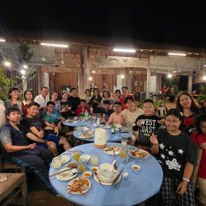 tiec-bbq-ngoai-troi-am-ap-ben-dong-song-cua-dai-ben-tre