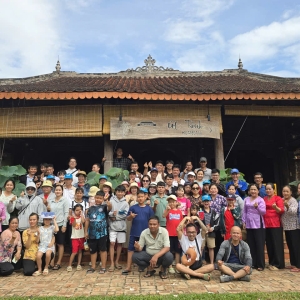 tap-the-cong-ty-nha-may-toc-tien-trai-nghiem-homestay-ut-trinh