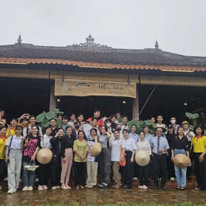 lop-boi-duong-nghiep-vu-thuyet-chuan-bi-cho-festival-gach-gom-do-kinh-te-xanh-lan-1-2024-ghe-tham-quan-homestay-ut-trinh