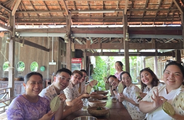 Trải nghiệm làm bánh Mít cùng Út Trinh