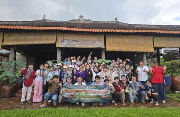 Trường KHXH & Nhân Văn trải nghiệm tại Út Trinh homestay