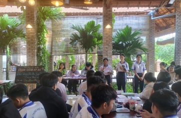 Chạm sách kỳ 24: Diễn viên Tường Hồng Phú