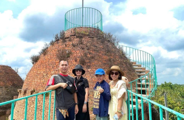 Tour Vương Quốc Đỏ + Lò gạch Phước Lợi 