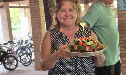 Chúc mừng Sinh Nhật khách, Homestay Út Trinh có cái "bánh SN" độc đáo dành cho khách...