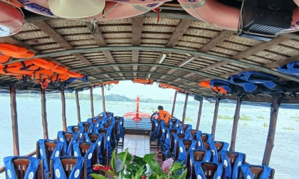 Tàu Mekong Travel khoác lên màu áo mới