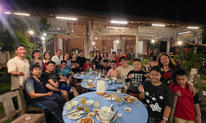 Tiệc BBQ ngoài trời ấm áp bên dòng sông Cửa Đại - Bến Tre