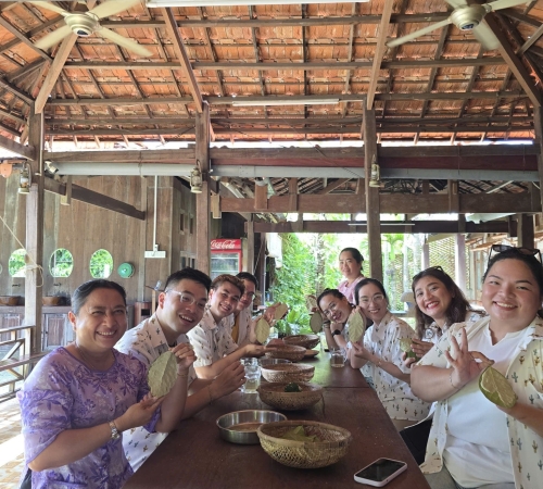 Trải nghiệm làm bánh Mít cùng Út Trinh